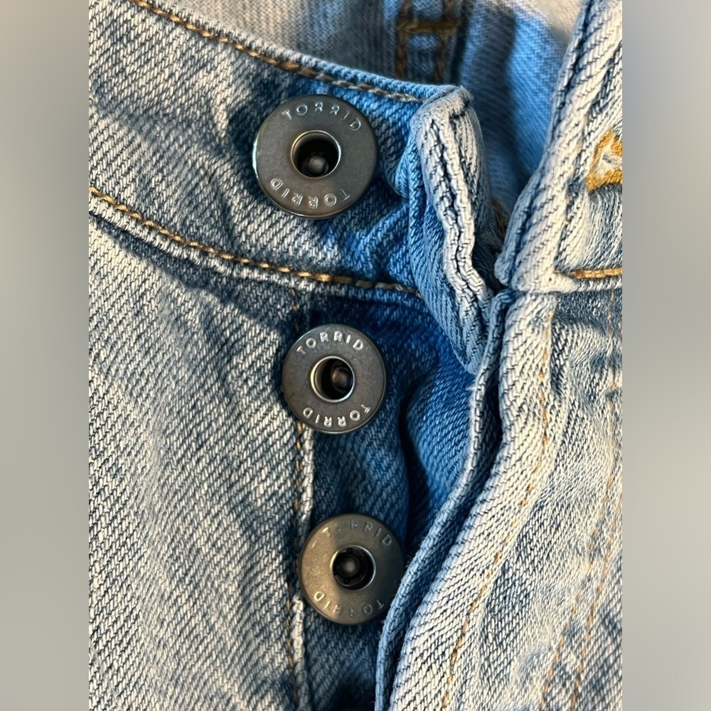 Torrid Distressed Wide Leg Jeans Size 18S - Picture 2 of 9